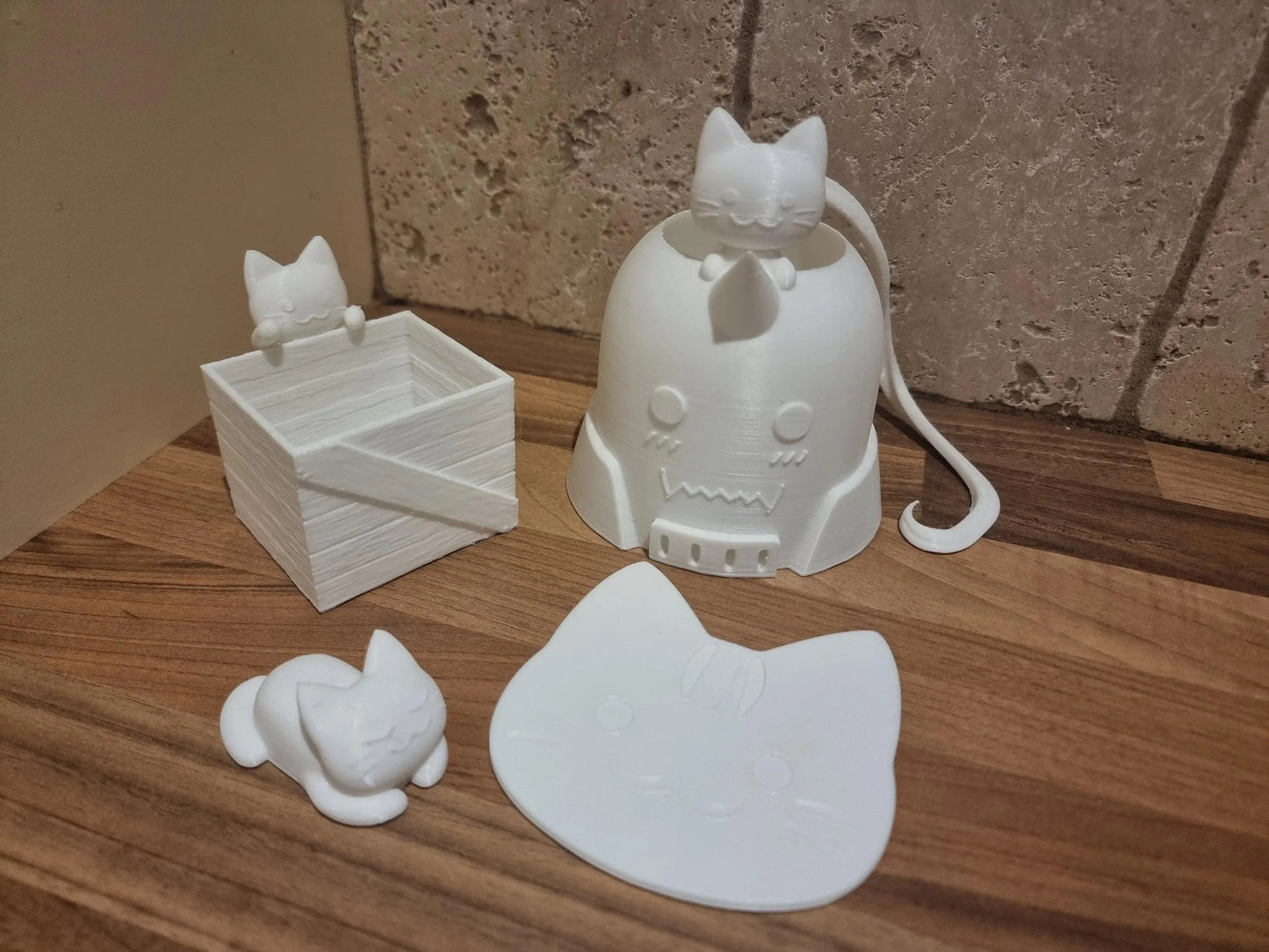 Anime Helmet Cat Plant Pot - Set Flower Succulent Planters Pen Holder Cats Armour Desk Tidy Coaster